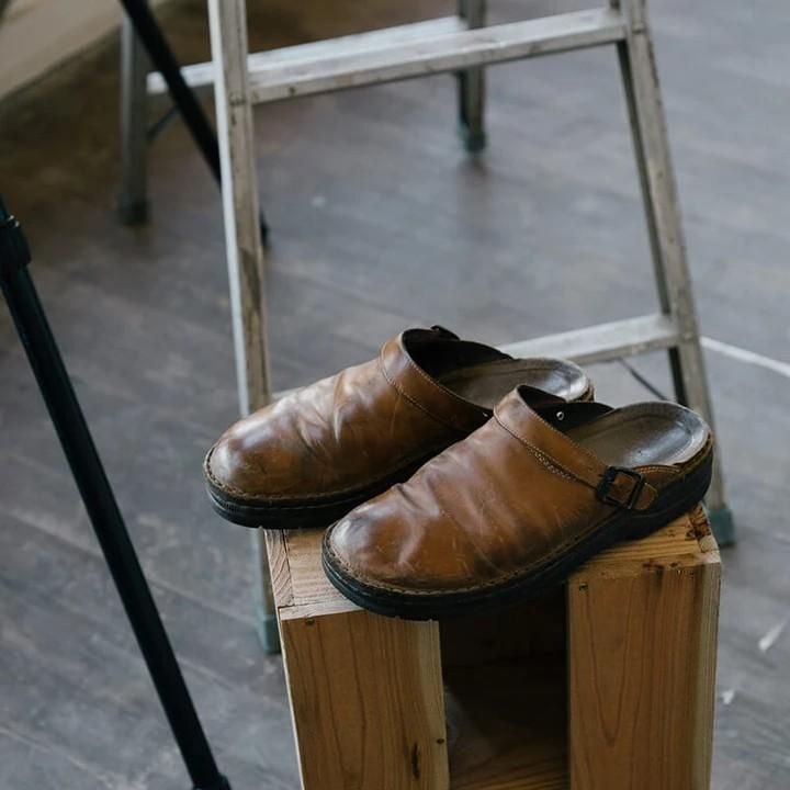 Genuine Leather Slip-On Clogs for Men – All-Day Comfort, Open-Back Design for Work & Casual Wear