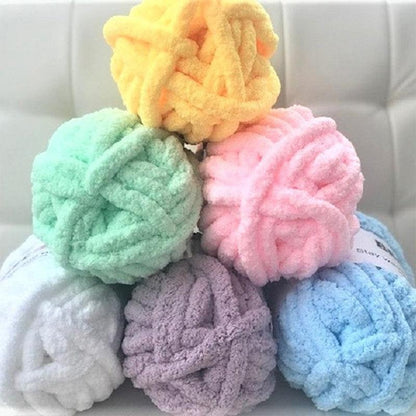 Heavy Cable-Knit Throw Blanket in Soft Chenille Yarn for Sofa, Bed & Living Room – Plush Oversized Knitted Accent Throw