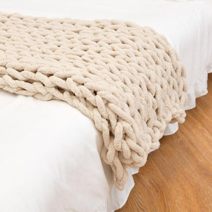 Heavy Cable-Knit Throw Blanket in Soft Chenille Yarn for Sofa, Bed & Living Room – Plush Oversized Knitted Accent Throw