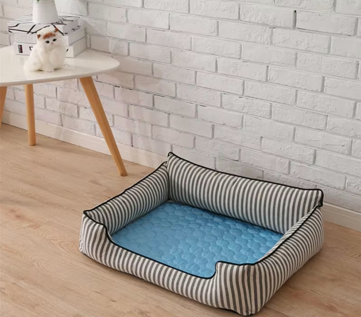Self-Cooling Pet Mat Breathable Heat-Reflective Fiber Pad for Dogs & Cats Summer Comfort Portable Travel Indoor Outdoor No Refrigeration