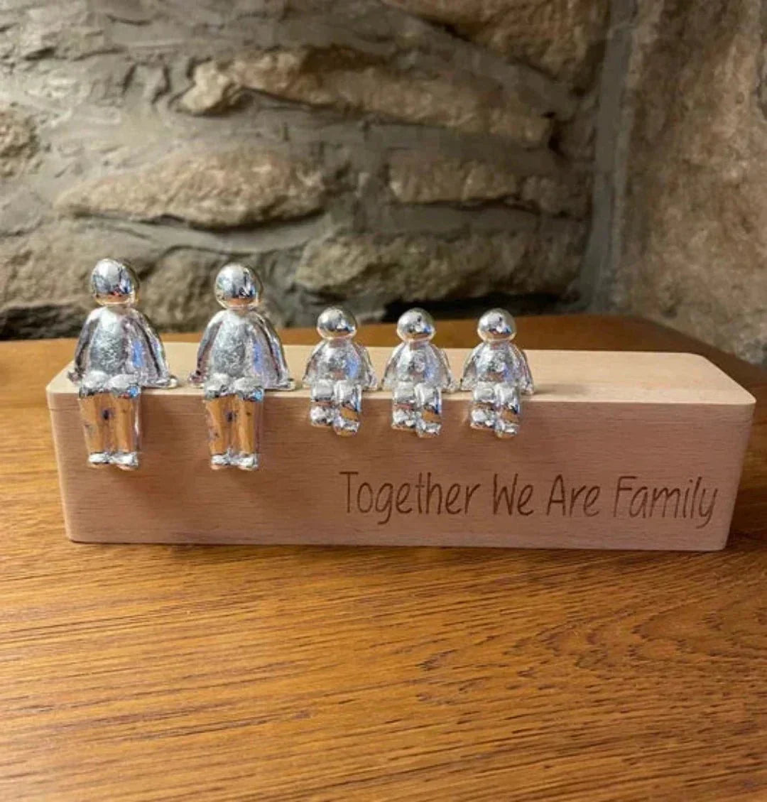 Metal Canine Figurine Silver Glossy Finish Shelf Accent Home Décor Minimalist Interior Piece Bookcase Display Ornament Animal Sculpture Cont