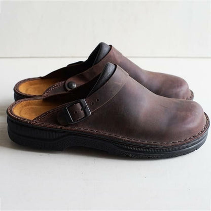 Leather-Effect Slip-On Clogs for Men & Women – Cushioned Footbed, Lightweight Design, Casual Everyday Shoes for Indoor & Outdoor Wear
