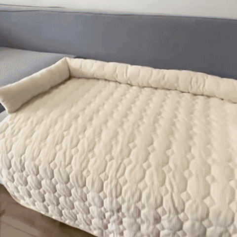 Caden Pet Bed - Quilted Plush, Non-Slip Comfort for Dogs and Cats