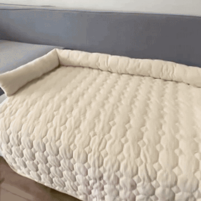 Caden Pet Bed - Quilted Plush, Non-Slip Comfort for Dogs and Cats
