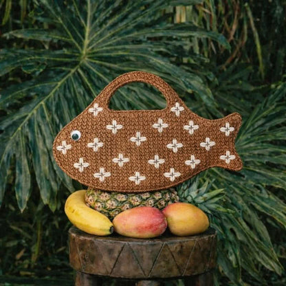 SEAFLARE – Fish Shape Raffia Clutch Bag