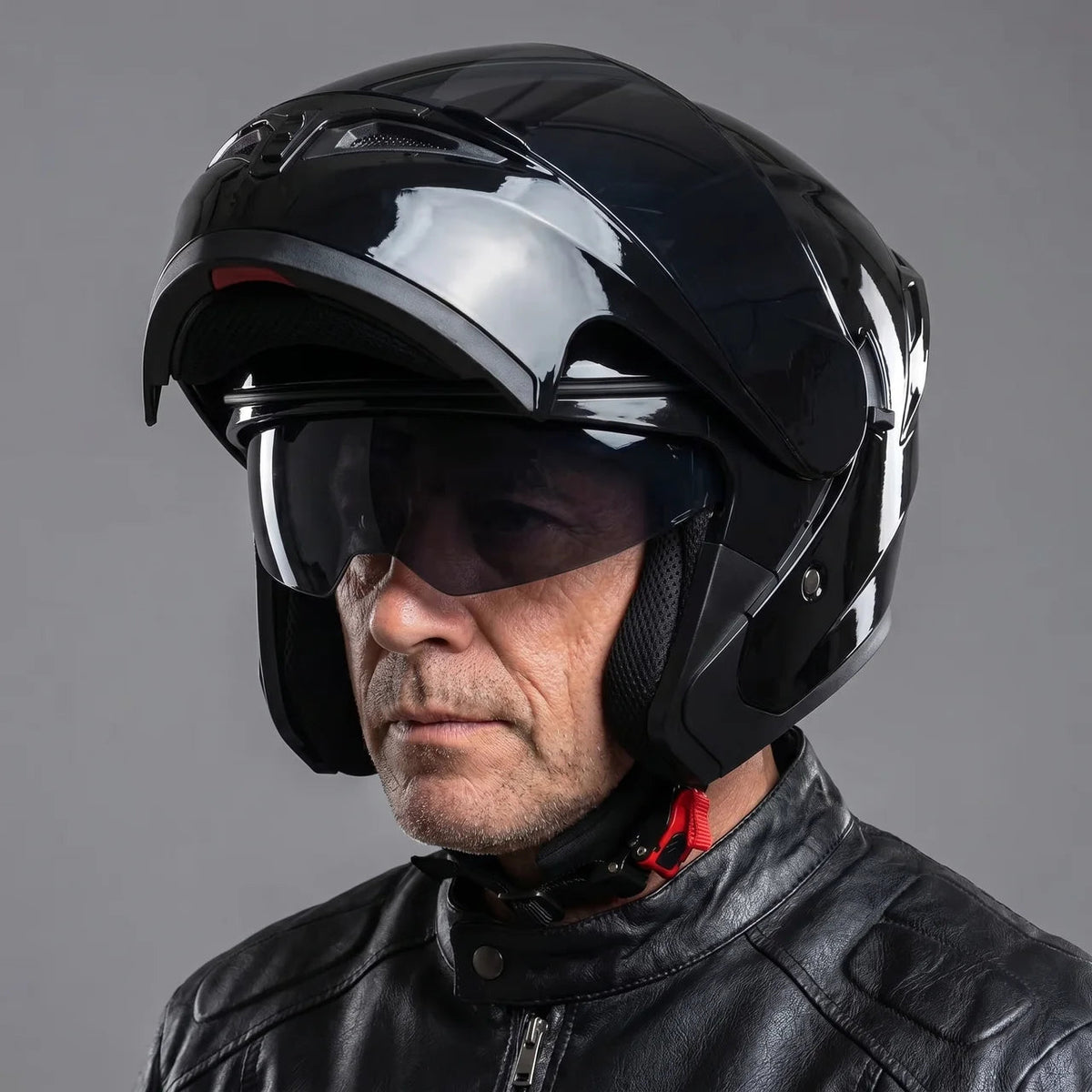 Modular Riding Helmet | Gloss Black Dual Visor Design for Enhanced Visibility and Comfort
