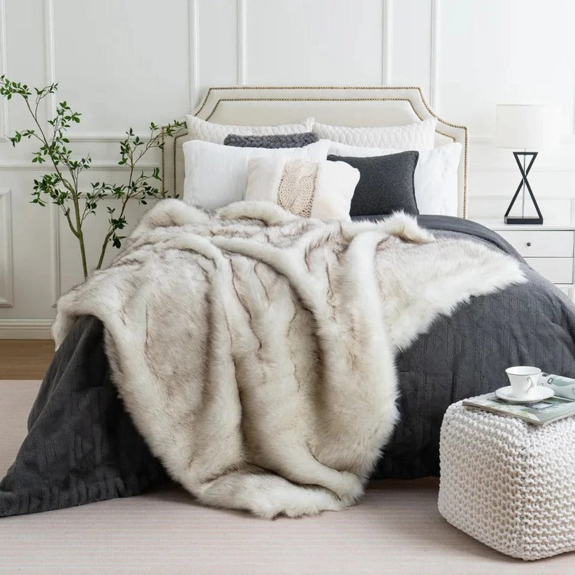 Soft Faux Fur Throw Blanket - Ortekor