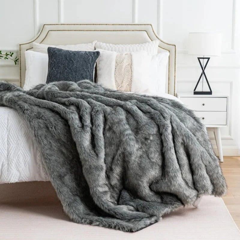 Soft Faux Fur Throw Blanket