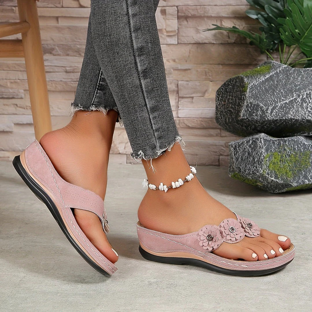 Comfortable Walking Sandals for Women with Adjustable Buckle and Grip Sole