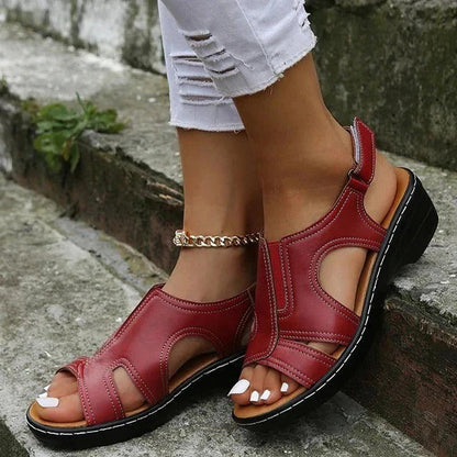 Comfortable Heel Sandals with Buckle Straps