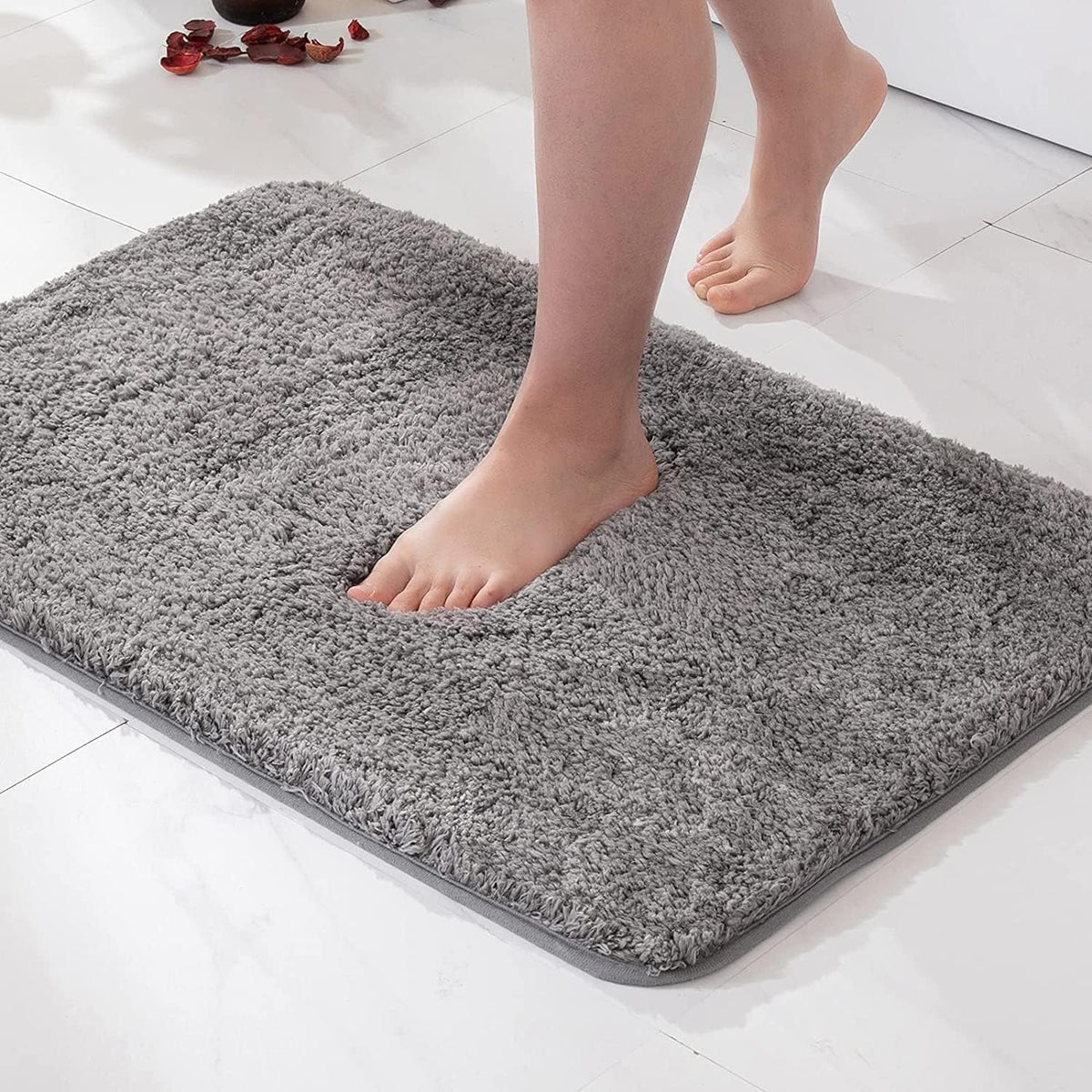 Non-Slip Microfiber Bath Mat Absorbent Shag Bathroom Rug with Rubber Backing for Shower Tub Safety Soft Plush Floor Runner Washable Home
