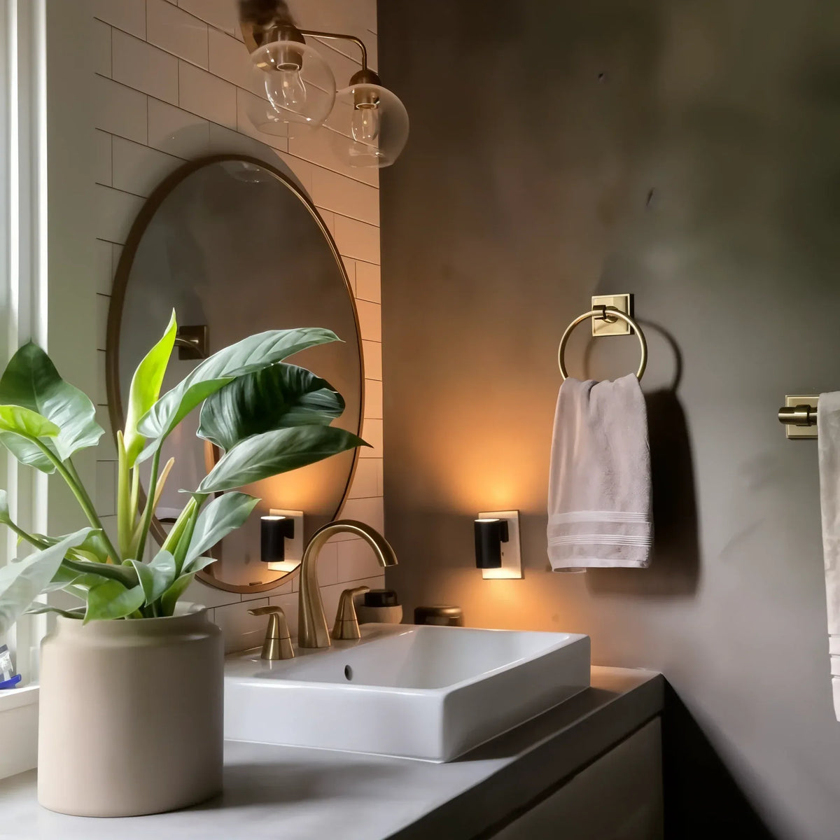 Plug-In Night Light with Dimmable LED & Auto Sensor | Bauhaus-Inspired Wall Accent | Adjustable Brightness for Bedroom, Hallway, Bathroom