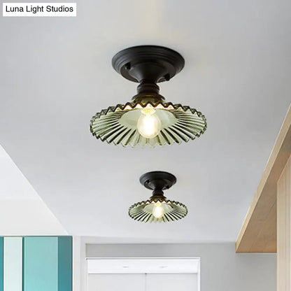Ribbed Glass Ceiling Light – Single-Bulb Close-to-Ceiling Fixture with Scalloped Edge for Kitchen, Hallway & Bedroom
