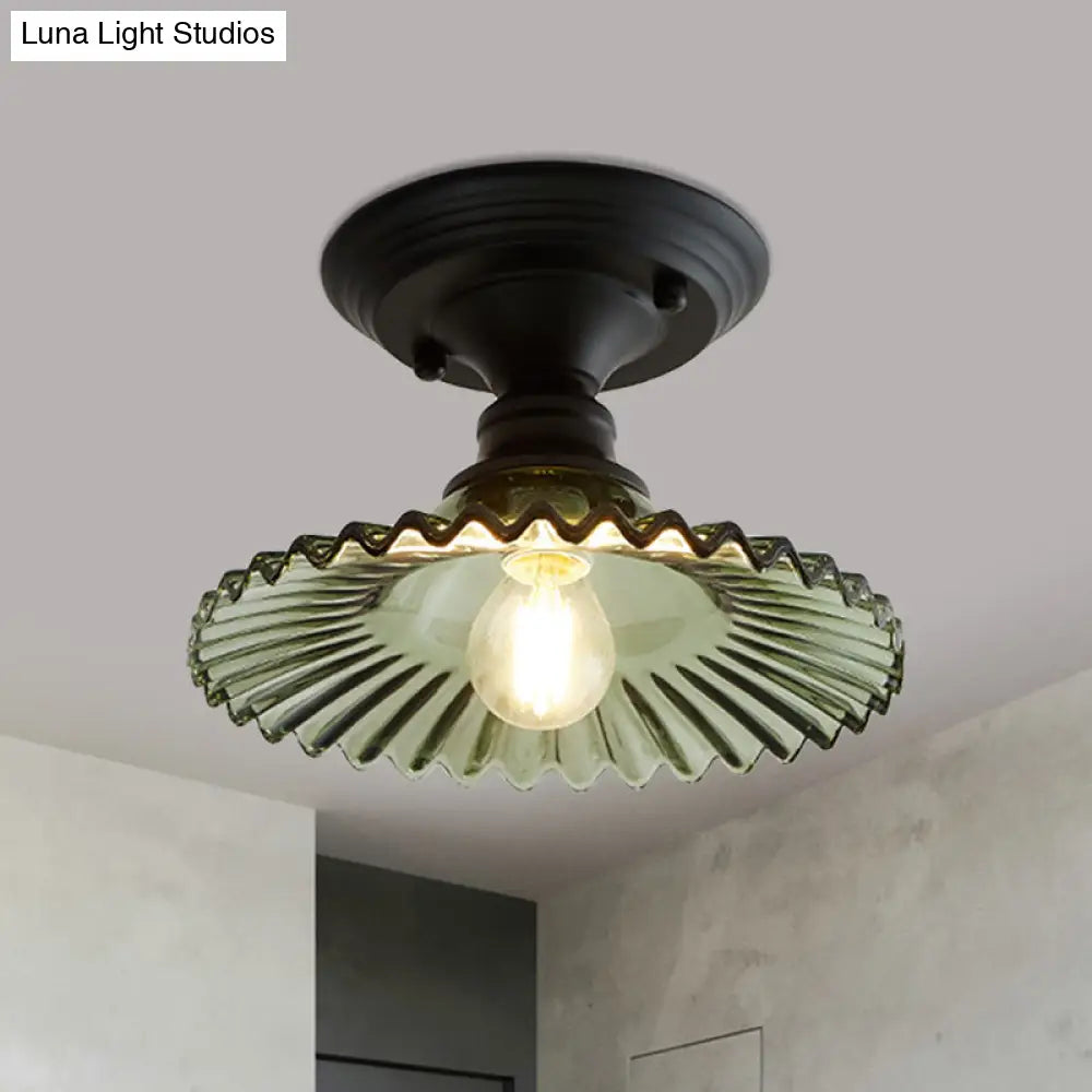 Ribbed Glass Ceiling Light – Single-Bulb Close-to-Ceiling Fixture with Scalloped Edge for Kitchen, Hallway & Bedroom