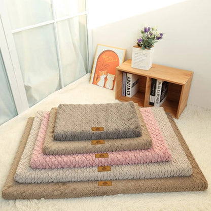 Dog Mat Washable, Soft Portable Pet Bed for Dogs of All Breeds, Cushioned Dog Crate Mat for Travel and Home