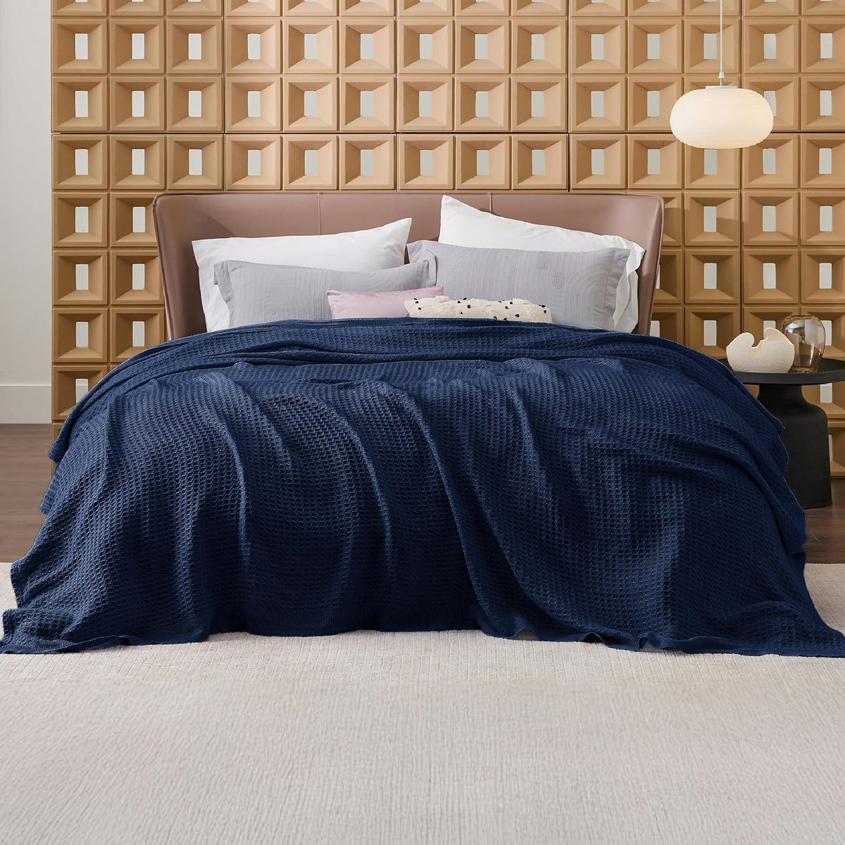 Cotton Throw Blanket for Bed, Waffle Weave Queen Size Blanket for All Seasons, Soft Breathable Cotton Blanket for Couch