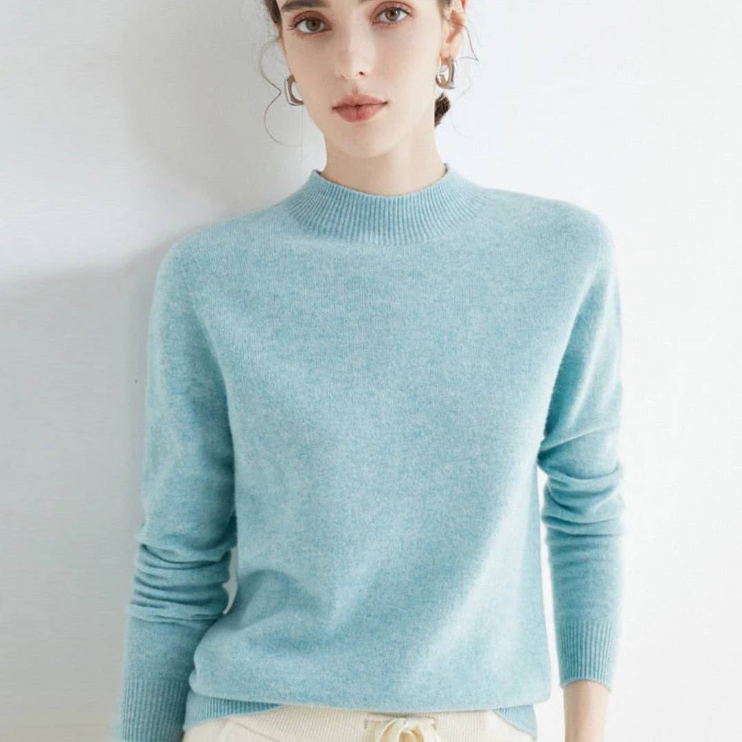 Soft Women's Crew Neck Cashmere Sweater
