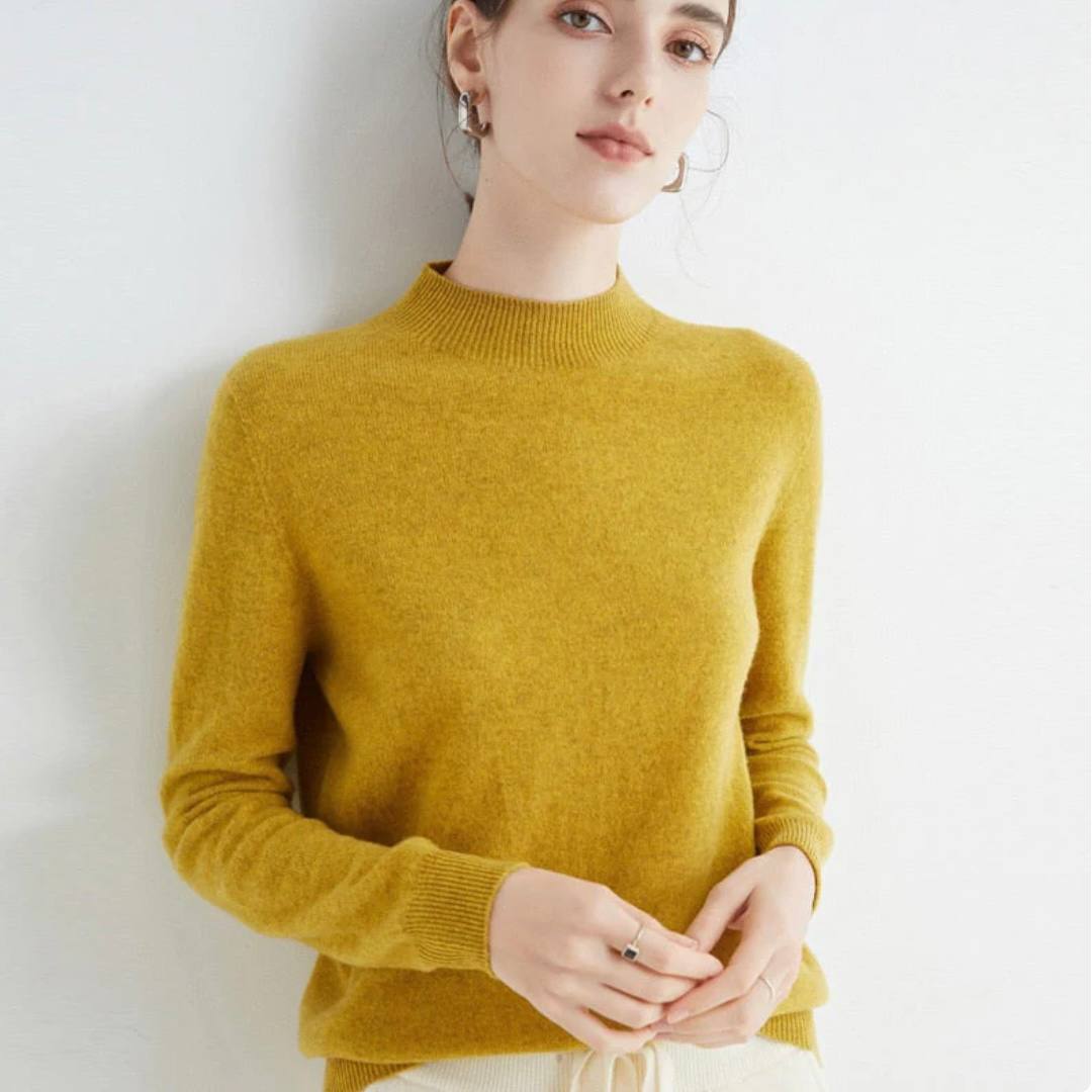 Soft Women's Crew Neck Cashmere Sweater