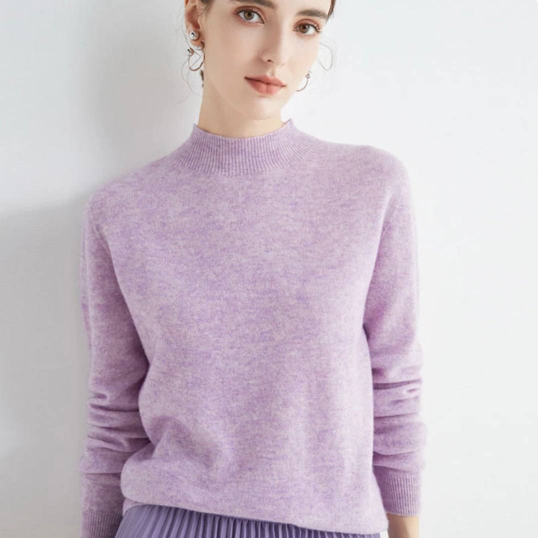 Soft Women's Crew Neck Cashmere Sweater