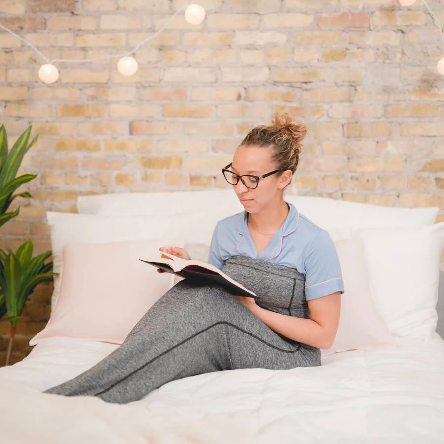 Compression Therapy Cocoon Blanket for Adults – Wearable Sleep Wrap with Gentle Pressure for Stress Relief & Better Rest