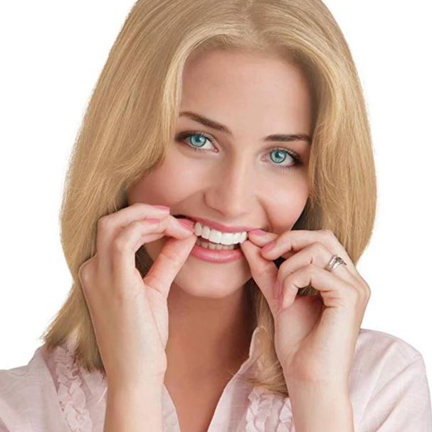 Clip-On Cosmetic Tooth Veneers – Temporary Smile Cover with Heat-Moldable Fit for Natural White Appearance