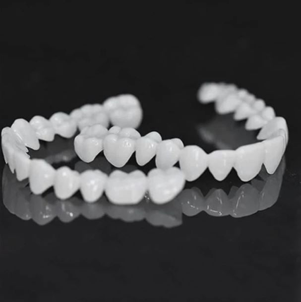 Moldable Snap-On Veneers for Upper & Lower Teeth – Custom-Fit Cosmetic Cover for a Natural White Smile