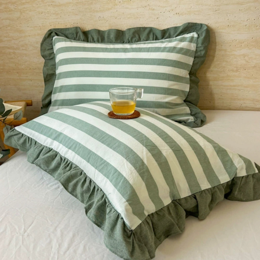 Queen Microfiber Pillowcase with Ruffle Trim & Zipper Closure – Vintage Stripe Pattern for Bedroom Décor – Soft Breathable Fabric