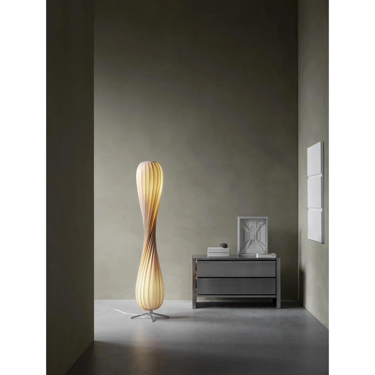 Twisted Wood Standing Lamp Natural Birch 47 in Sculptural LED Light for Bedroom Living Room Modern Minimalist Ambient Lighting
