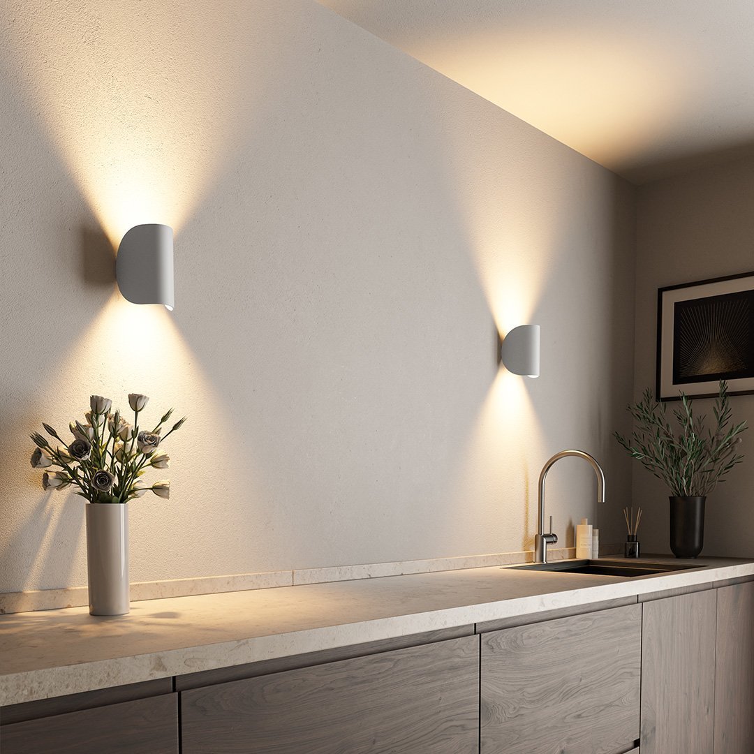 Dual-Beam Adjustable LED Wall Light – Aluminum Up-Down Sconce for Hallways & Bedrooms – Rotatable Accent Fixture for Modern Interiors