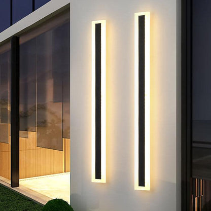 Vertical LED Outdoor Wall Light Fixture – Waterproof Aluminum Sconce for Home Facade, Patio & Entryway – Modern Architectural Exterior