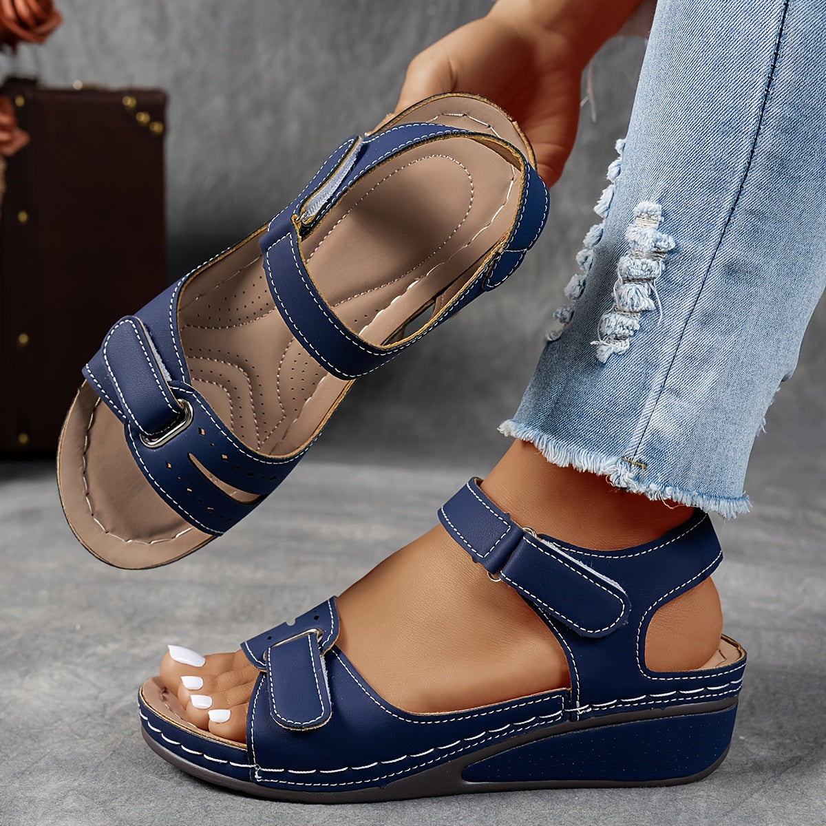 Women's Cushioned Platform Sandals with Arch Support – Adjustable Hook-and-Loop Straps for All-Day Wear – Slip-Resistant Sole